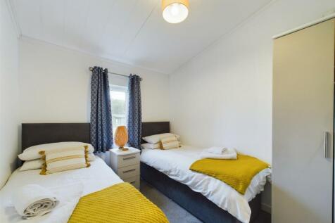 Bedroom: