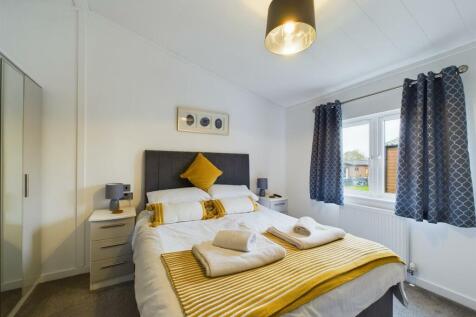 Bedroom: