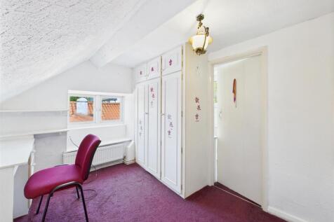 Bedroom: