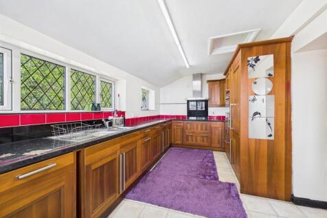 Kitchen: