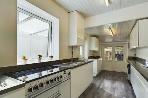 Kitchen: