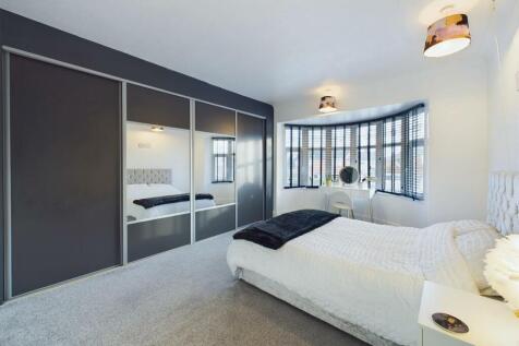 Bedroom: