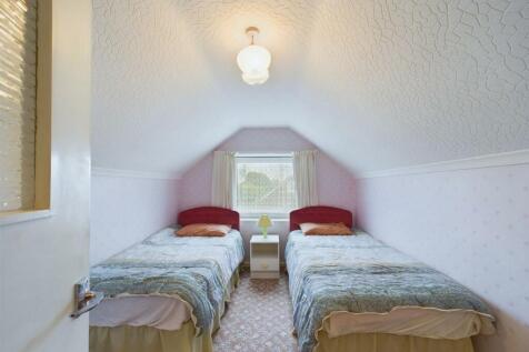 Bedroom: