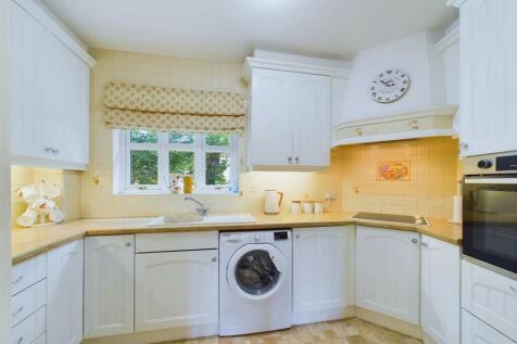 Kitchen: