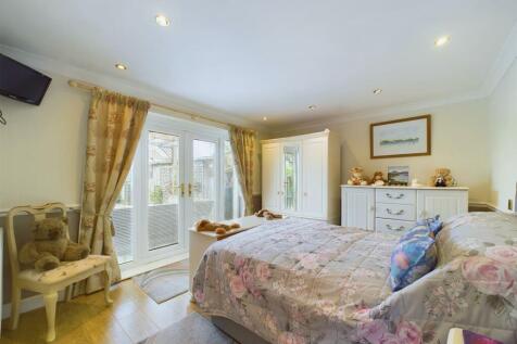 Bedroom: