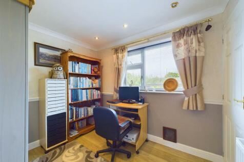 Bedroom: