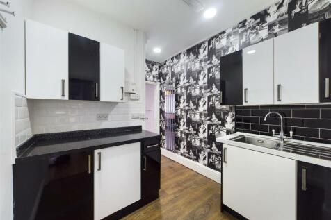 Kitchen: