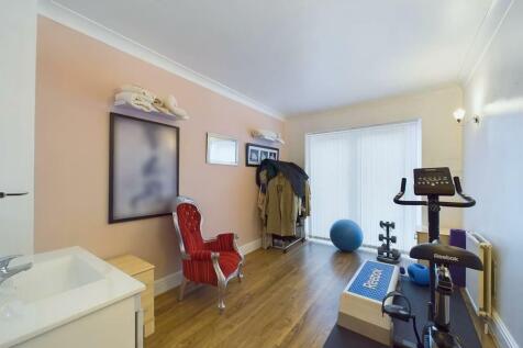Bedroom: