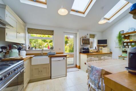 Kitchen: