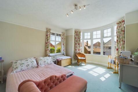 Bedroom: