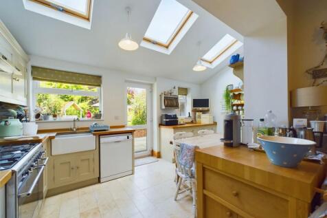 Kitchen:
