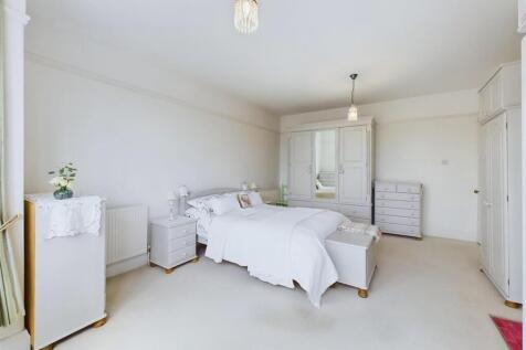 Bedroom: