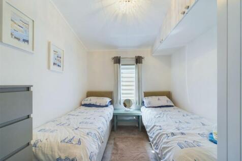Bedroom: