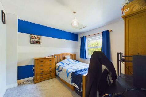 Bedroom: