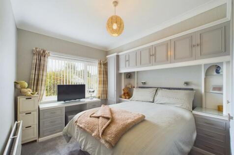Bedroom: