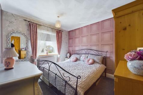 Bedroom: