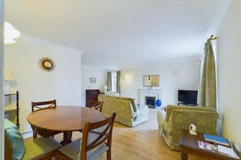 Lounge/diner:
