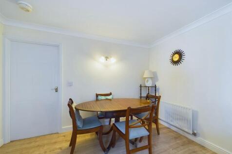 Lounge/diner: