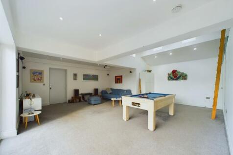 Living Room: