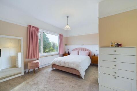 Bedroom: