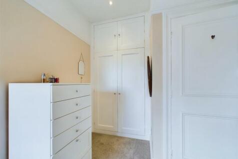 Bedroom: