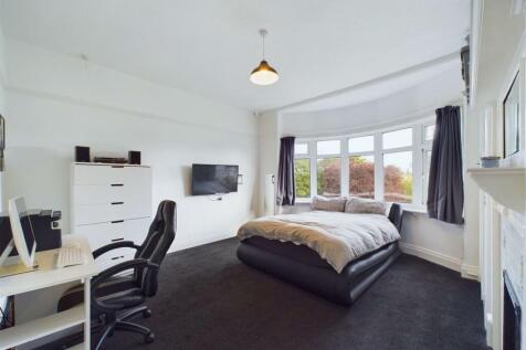 Bedroom: