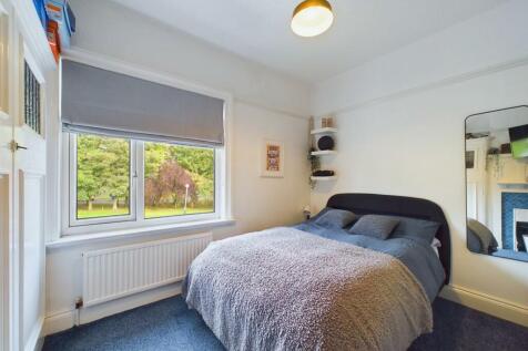 Bedroom: