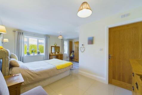 Bedroom: