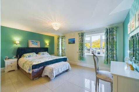 Bedroom: