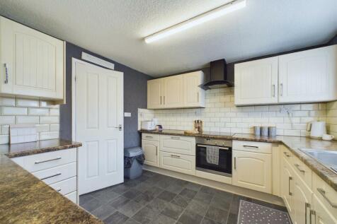 Kitchen: