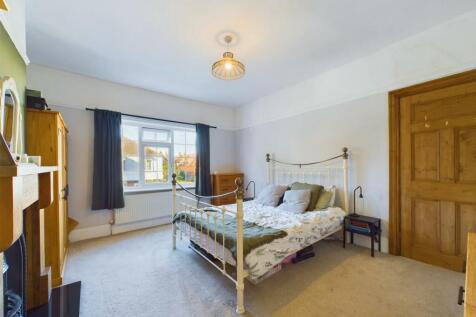 Bedroom: