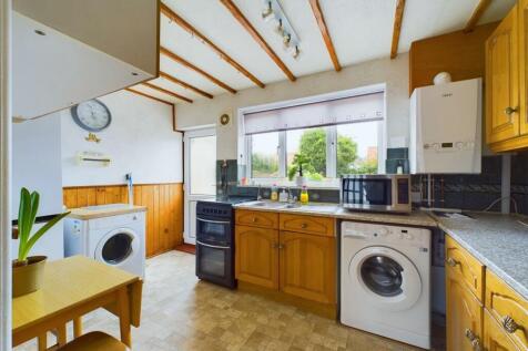 Kitchen: