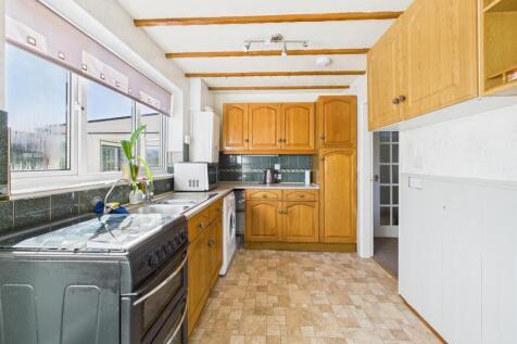 Kitchen: