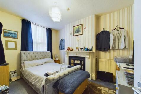 Bedroom: