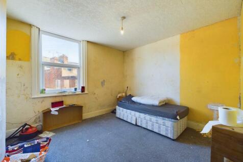 Bedroom: