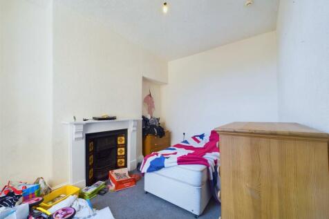 Bedroom: