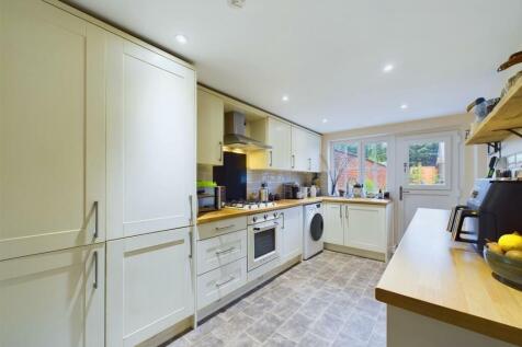 Kitchen: