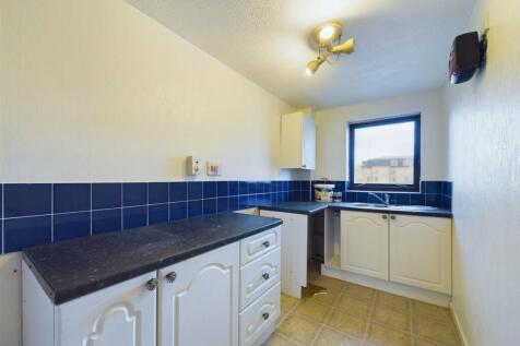 Kitchen: