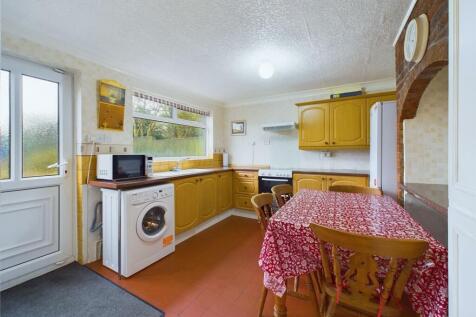 Kitchen: