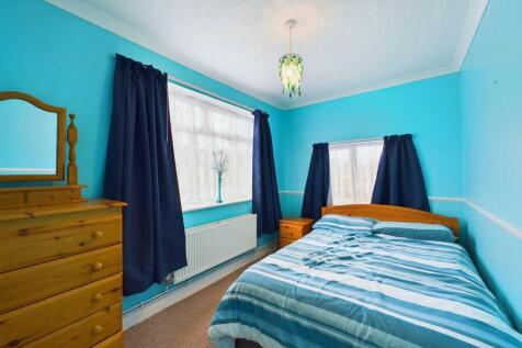 Bedroom: