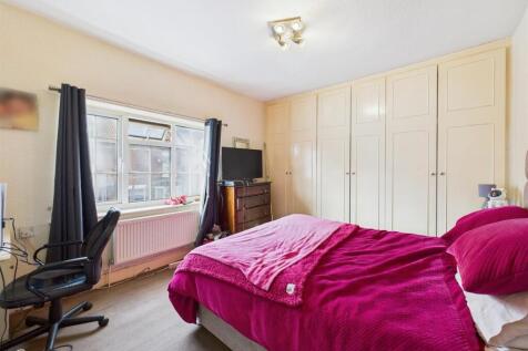 Bedroom: