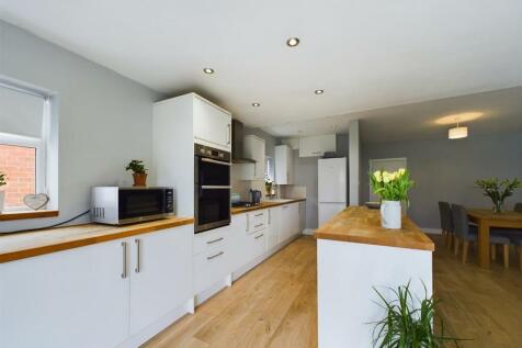 Kitchen: