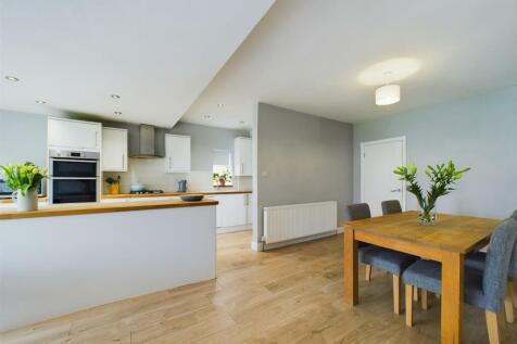 Kitchen: