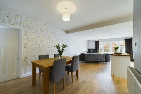 Kitchen: