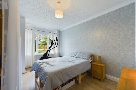 Bedroom: