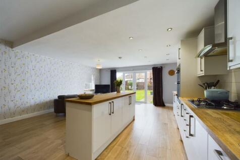 Kitchen: