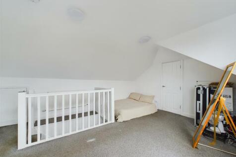 Bedroom: