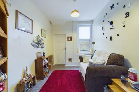 Dining room: