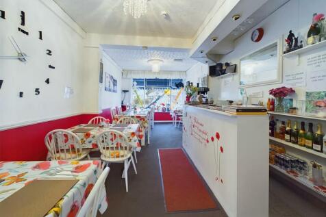 Dining room: