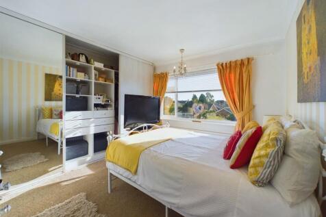 Bedroom: